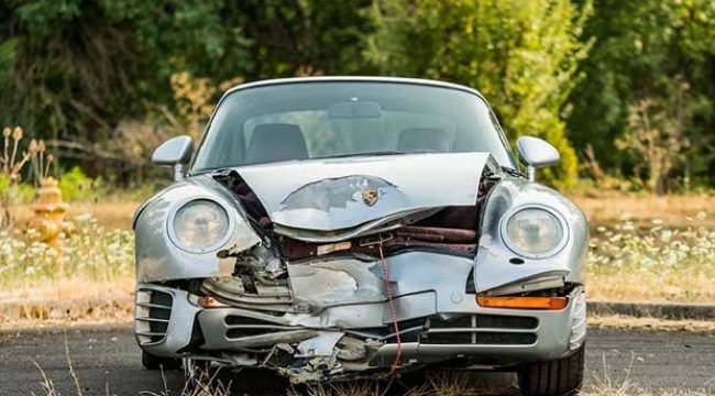 Bu haliyle bile yarım milyon dolar eden araba: Porsche 959