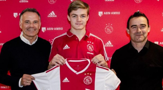 Ajax'a 16 yaşındaki kanat oyuncusunu transfer etti