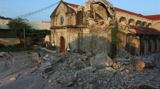 Filipinler'deki depremde ölenlerin sayısı 11'e yükseldi