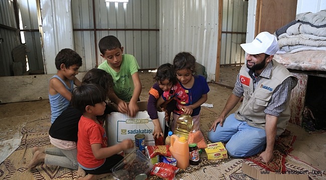 Sadakataşı’ndan Mescid-i Aksa avlusunda 26 bin kişiye iftar