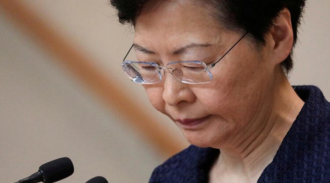 Hong Kong'ta suçluların Çin'e iadesi yasası geri çekilecek
