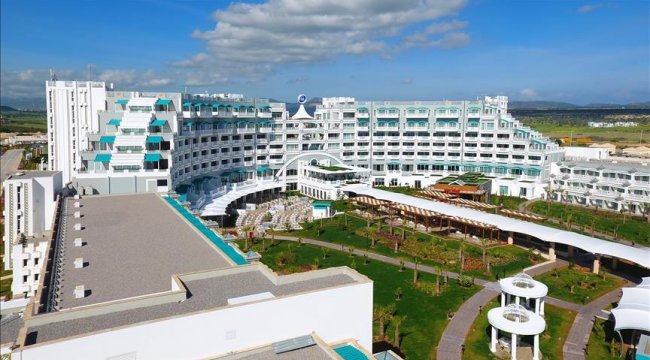 KKTC’de “açılıyor” denen oteller açılamıyor