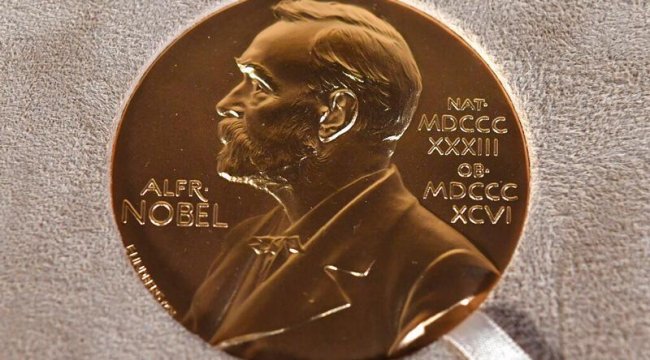 2 isim öne çıkıyor: Nobel Edebiyat Ödülü'nü kim alır?