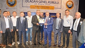 Küçükçekmece Sinop Spor Kulübü'nün olağanüstü genel kurulunda mevcut başkan Rafet Orhan güven tazeledi.