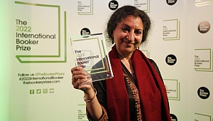 Uluslararası Booker Ödülü'nü kazanan ilk Hint yazar
