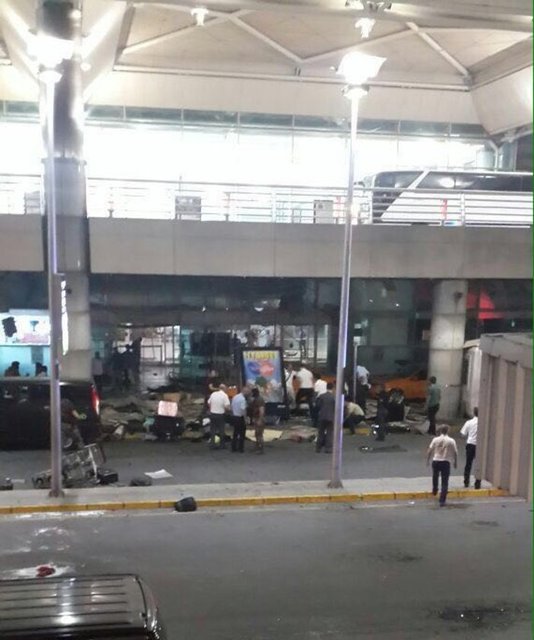 Atatürk Havalimanı'ndaki canlı bomba saldırısıyla ilgili şok iddia!
