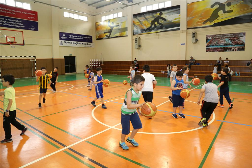 İbb’nin Okul Spor Salonları’nda Şampiyonlar Yetişiyor 