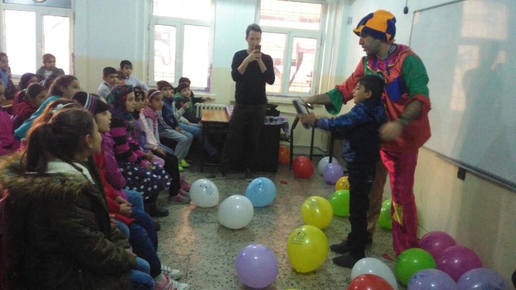 Diyarbakır a İstabul'dan bir kardeşlik eli uzandı.