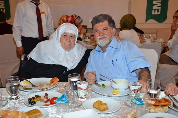 Emin Evim Çalışanları Ve Müşterileri İle İftarda Buluştu