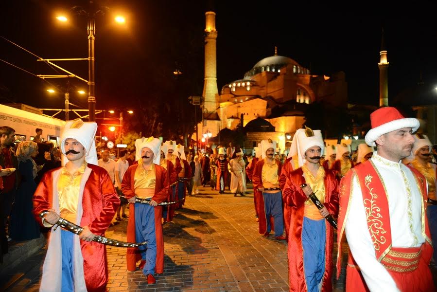 Fatih Sultanahmet’te,Tarihi Baklava Alayı’nın 2.cisi düzenlendi 