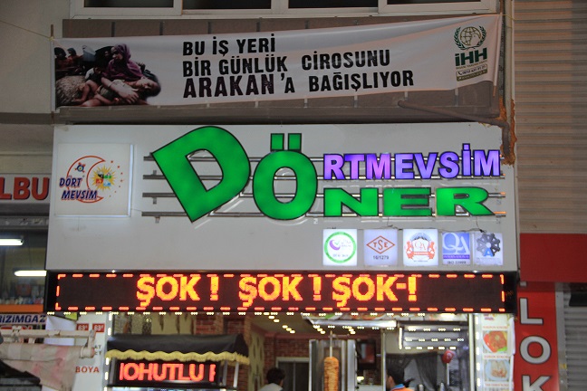 Sefaköy esnafında Arakan’a yardım