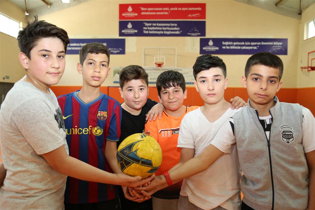 İbb’nin Okul Spor Salonları’nda Şampiyonlar Yetişiyor 