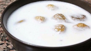 Kaynayan sütün içine kuru incir atıp içerseniz...
