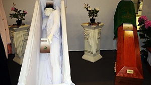 Müslümanlar için özel tabut üretildi!