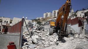 İşgalci İsrail, Filistinlilere Ait İki Binayı Yıktı