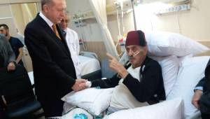 Cumhurbaşkanı Mısırlıoğlu'nu Hastane'de Ziyaret Etti