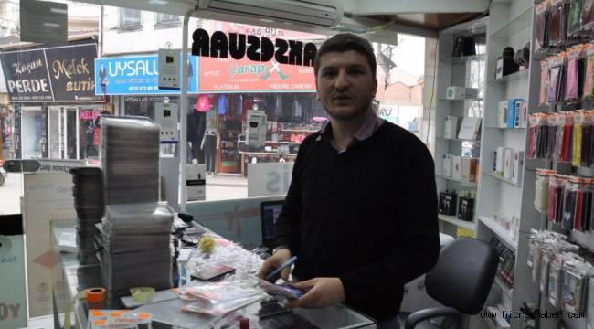 Telefon Bataryası Elinde Patladı!