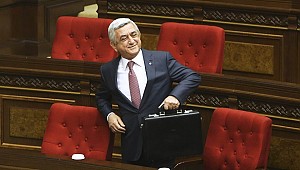 Ermenistan ı, hükümetin istifasını kabul etti