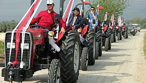 Gelin'i Almaya 15 Traktörle Gitti