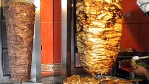 Tarihi geçmiş tavuğu alıp döner yapıyorlar!