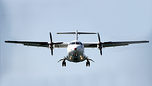 İçinde on kişi bulunan uçak kayıp