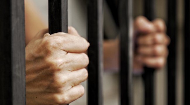 Cezaevini basıp 163 mahkumu serbest bıraktılar
