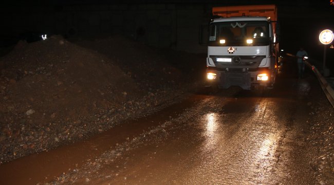 D-100 karayolu ulaşıma kapandı