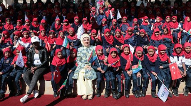 Emine Erdoğan, Güney Afrika'da Maarif Vakfı Ofisi'nin açılışını yaptı