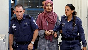 İsrail de Ebru Özkan'ın ayağına pranga vuruldu!