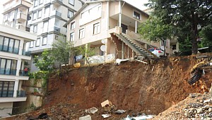 Sancaktepe'de toprak kayması: 3 katlı bina boşaltıldı