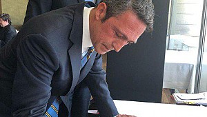 Ali Koç, Benfica'nın anı defterine bakın ne yazdı