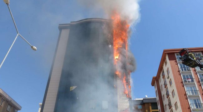 Ataşehir'de bir plazada yangın çıktı