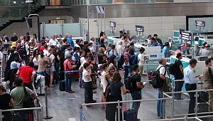 Atatürk Havalimanı'nda yolcu rekoru kırıldı