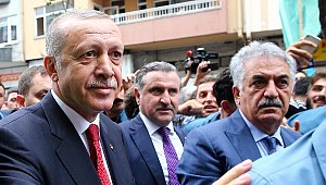 Cumhurbaşkanı Erdoğan Rize'de kafede vatandaşlarla sohbet etti