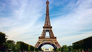 Eyfel Kulesi grev nedeniyle ziyarete kapatıldı