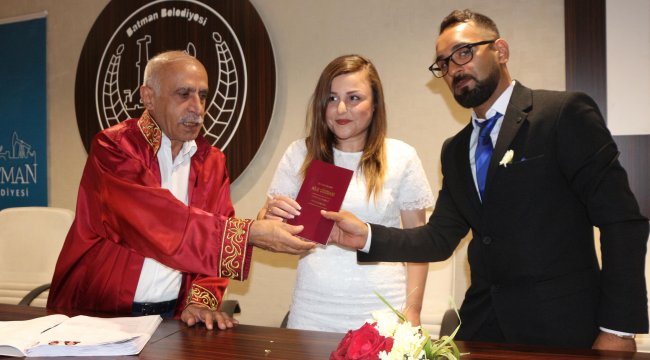 Hollanda'dan Batman'a gelip nikah kıydılar