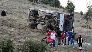 İşçileri taşıyan midibüsü devrildi: Çok sayıda yaralı var