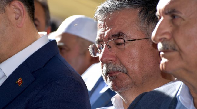 İsmet Yılmaz'ın annesi son yolculuğuna uğurlandı