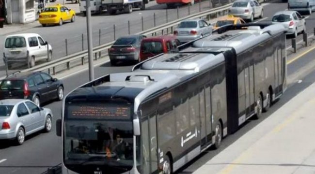 İstanbul Büyükşehir Belediyesi'nden önemli metrobüs uyarısı