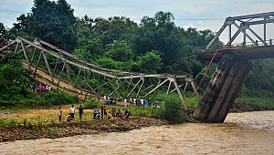 İtalya çöken köprü faciasında suçluları arıyor