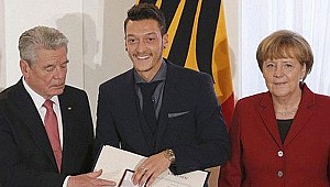 Merkel'den son dakika Mesut Özil açıklaması!