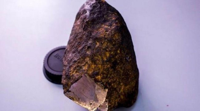 Rusya'daki gök taşında bilinmeyen bir mineral bulundu
