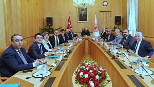 TBMM Başkanı Yıldırım, TİM Başkanı Gülle ve beraberindeki heyeti kabul etti 