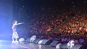 Yıldız Tilbe'nin Harbiye Açıkhava şovu