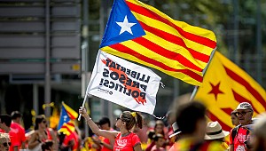 1 milyon Katalan sokaklara döküldü