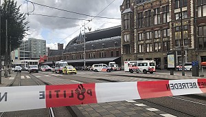 Amsterdam'da bıçaklı saldırı