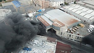 İstanbul'da sanayi sitesinde yangın! Kimyasal alarmı