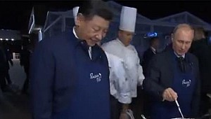 Putin'i ilk kez böyle göreceksiniz! Çin Başkanı ile birlikte...