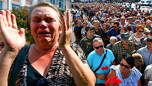 Zaharçenko’nun cenazesine 200 bin kişi katıldı