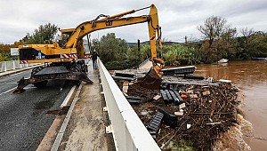 Fransa'da sel can aldı